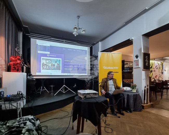 Проект за разпознаване на фалшивите новини бе представен на дискусия в Съюза на българските журналисти