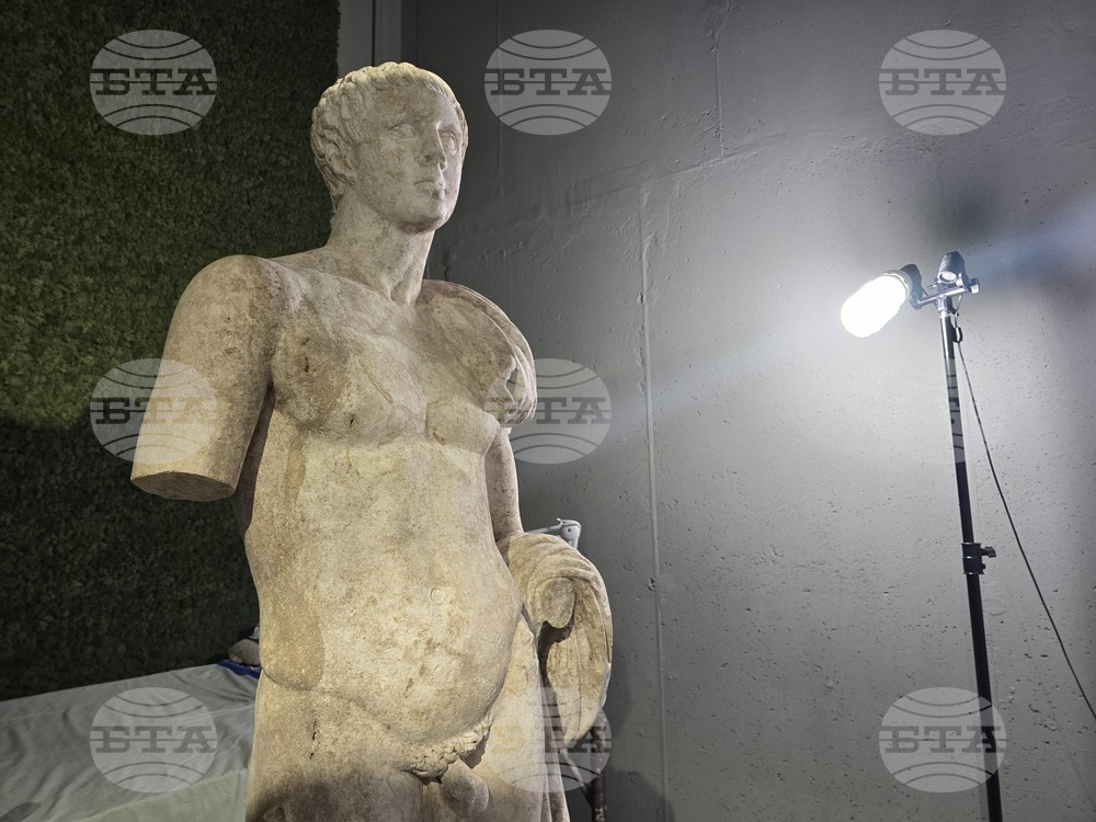  Петрич - Исторически музей - мраморна статуя - "Хераклея Синтика"