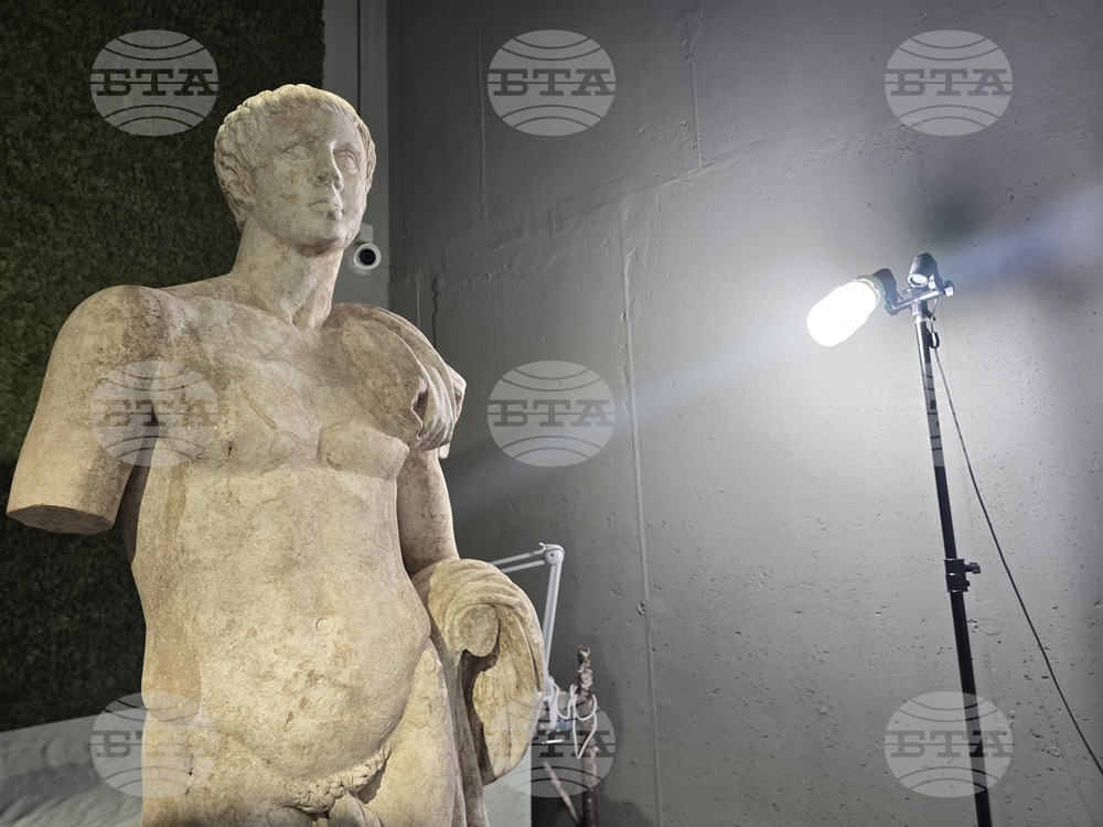  Петрич - Исторически музей - мраморна статуя - "Хераклея Синтика"