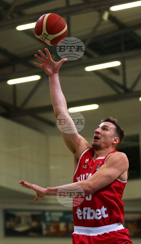 Баскетболният национал Димитър Димитров и тимът на Паленсия допуснаха поражение в Испания