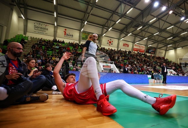 Баскетболният национал Иван Алипиев бе най-резултатен за Стяуа при загуба в румънското първенство