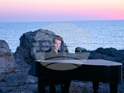 Артпроект среща класиката с електронната музика в пиеса на Шопен, снимка – Directo Agency