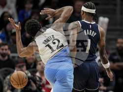Mavericks Hawks Basketball
