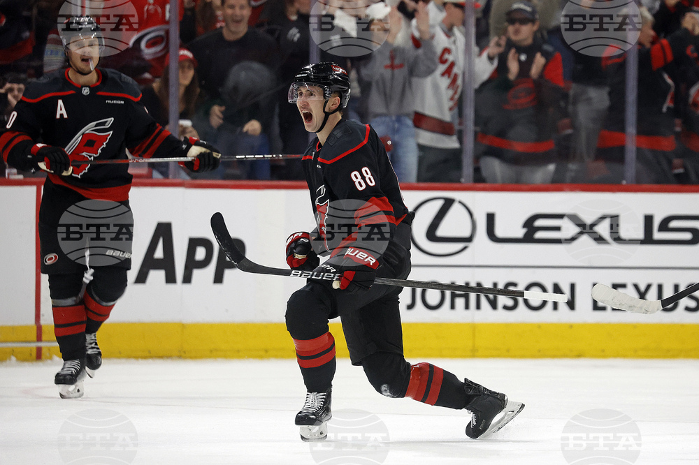 Каролина победи Далас в НХЛ