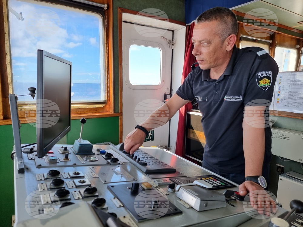 Ден 38 - Антарктида - Тема на деня - Гл. с-на Явор Стойнев, старши специалист по навигационни системи на НИК 421: Заинтригувах се веднага от мисията, усещайки приключението