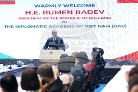 Виетнам - Румен Радев - Дипломатическа академия - лекция