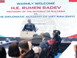 Виетнам - Румен Радев - Дипломатическа академия - лекция