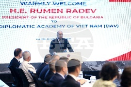 Виетнам - Румен Радев - Дипломатическа академия - лекция