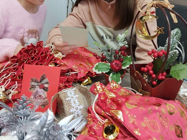 Деца от Кубрат помагат на свои връстници с благотворителни каузи за Коледа 