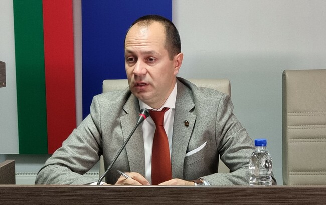 План за цялостно обновяване на предблоковите пространства на Враца и увеличение на местата за паркиране ще изработи Община Враца догодина