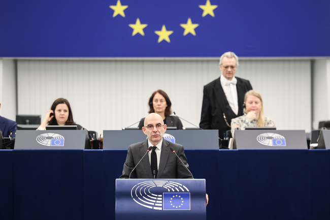 Петър Волгин пред ЕП: Лидерите на Евросъюза препускат като Конникът без глава към пропастта