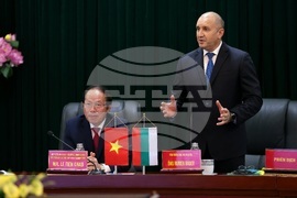 Виетнам - Хайфонг - Румен Радев - посещение