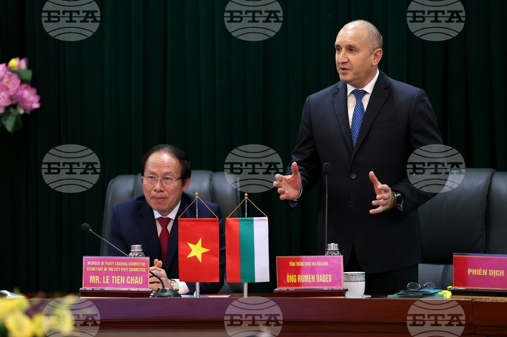 Виетнам - Хайфонг - Румен Радев - посещение