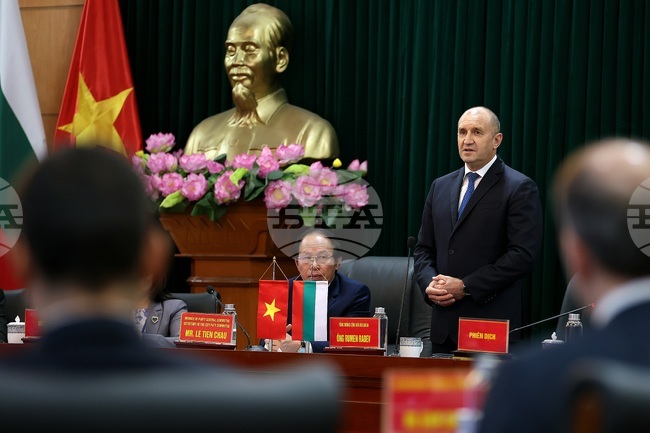 Виетнам - Хайфонг - Румен Радев - посещение