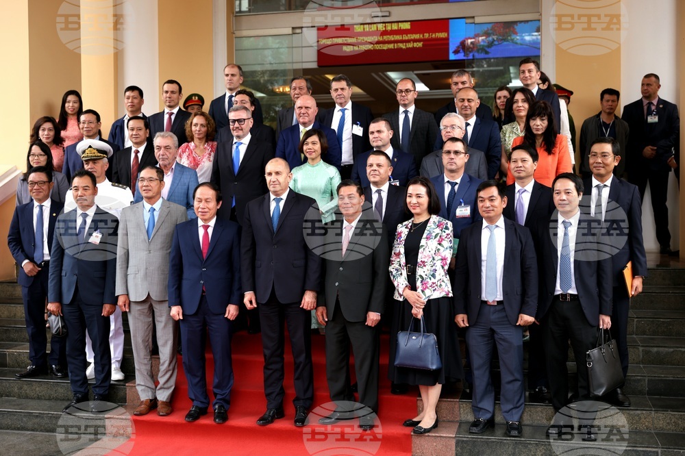 Виетнам - Хайфонг - Румен Радев - посещение