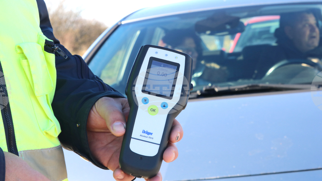 За последното денонощие полицията установи 24 водачи, качили се зад волана след употреба на алкохол и наркотични вещества 