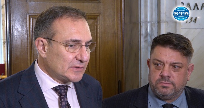 Готови сме да обсъдим всички варианти – и оттегляне на всички кандидати, и нова кандидатура за председател на парламента, каза Борислав Гуцанов