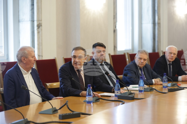 BSP-United Left Discusses Priorities with Vazrazhdane, MECh