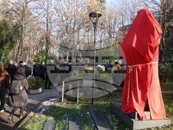 Благовест Сендов - паметник - откриване