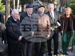 Благовест Сендов - паметник - откриване