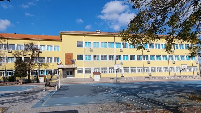 Училище „Иван Вазов“ в Харманли отбелязва 105 години от основаването си с екскурзия