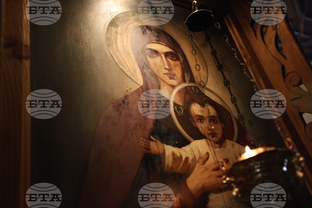 Симитли - храм „Рождество Богородично“ - Празнична света литургия