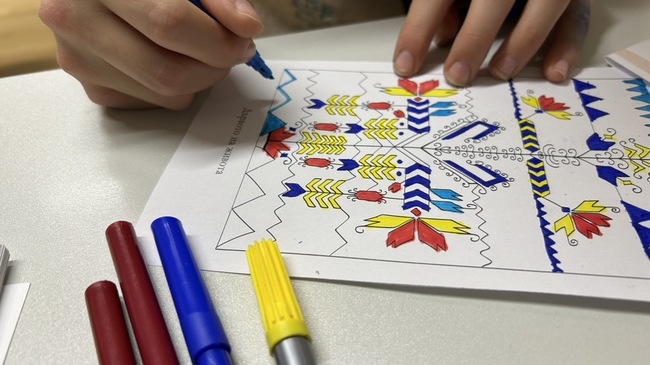 Възпитаници на училище „Св. св. Кирил и Методий“ във Виена твориха свои модели шевици