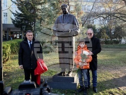 Благовест Сендов - паметник - откриване