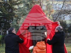 Благовест Сендов - паметник - откриване