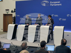 Франция - Валдис Домбровскис - Паоло Джентилони - есенен пакет на европейския семестър - представяне