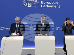 Франция - Валдис Домбровскис - Паоло Джентилони - есенен пакет на европейския семестър - представяне