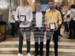 Георги Игнатов с футболистите 