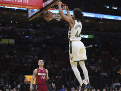 Bucks Heat Basketball