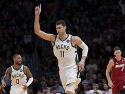 Bucks Heat Basketball