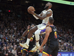 APTOPIX Lakers Suns Basketball
