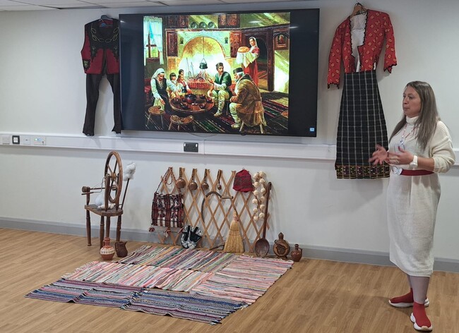 Човек трябва да познава и миналото, за да оцени настоящето, каза пред БТА директорът на училище „Иван Вазов“ в Престън и Ланкастър 