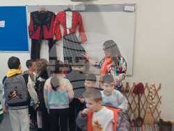 Открит урок и експозиция под надслов „Имало едно време“, посветени на Деня на християнското семейство, в Българското училище „Иван Вазов“ в Престън и Ланкастър