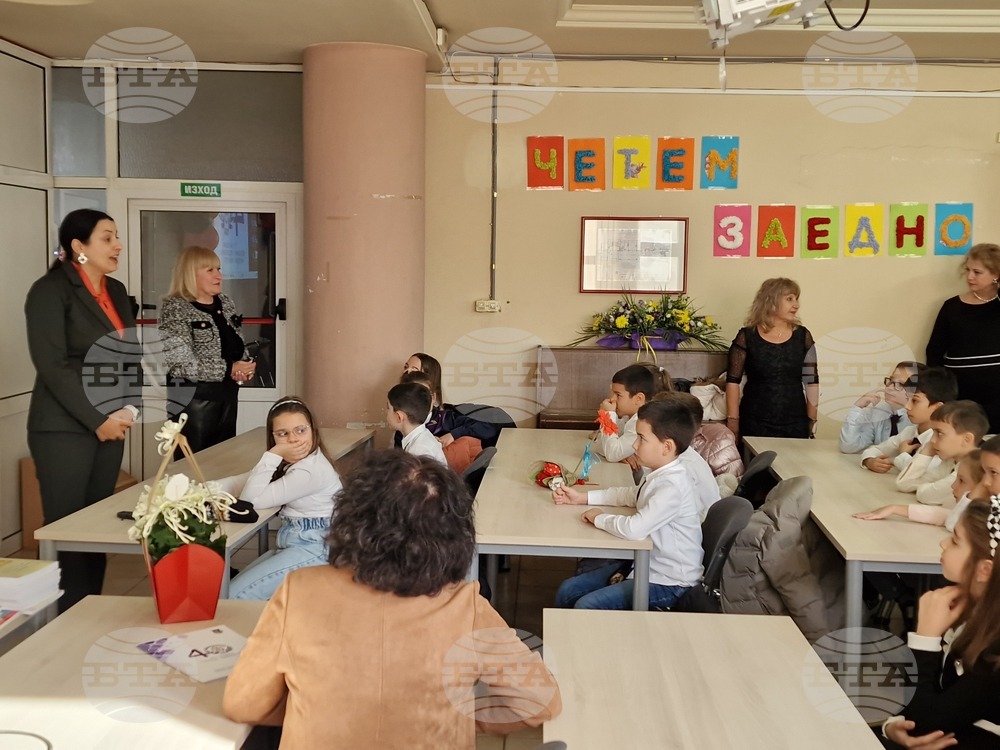 Ученици, студенти и преподаватели заедно отбелязаха 10-ата годишнина на кръжок за насърчаване на четенето към Великотърновския университет