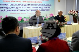 Виетнам - Хайфонг - Румен Радев - среща с асоциацията за приятелство "Виетнам-България"