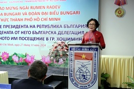 Виетнам - Хайфонг - Румен Радев - среща с асоциацията за приятелство "Виетнам-България"