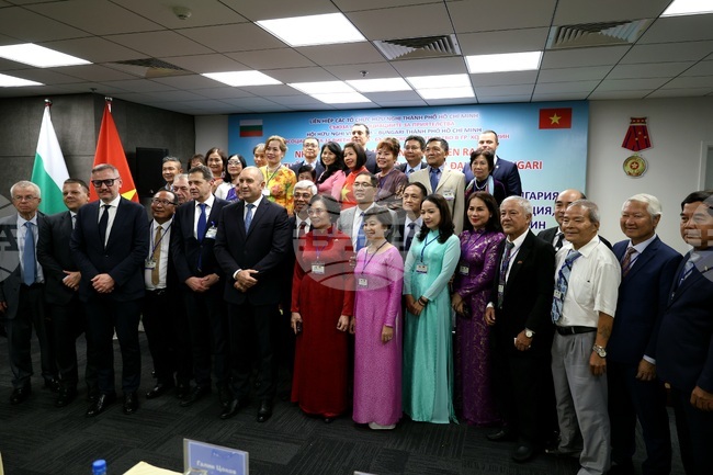 Президентът Румен Радев очаква още по-усилена работа от посолството ни във Виетнам, за да бъде съкратено времето за издаване на визи