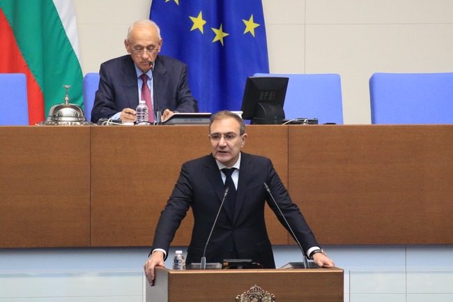 Гуцанов към народните представители: От всички нас зависи да излезем от кризата