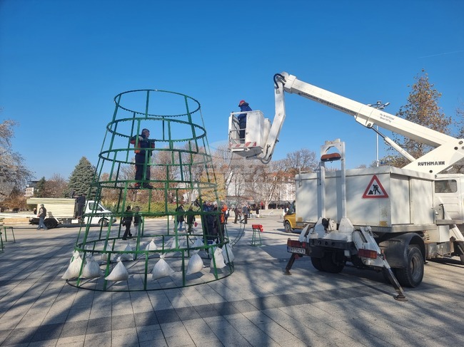 Плевен - коледна украса - подготовка