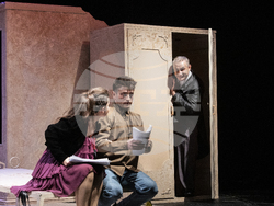 „Не забравяйте да се подпишете“ в Младежкия театър, снимка – Младежки театър/Иван Дончев