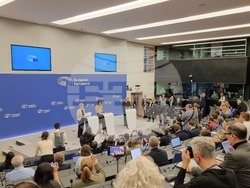 Франция - Страсбург - Урсула фон дер Лайен - Роберта Мецола