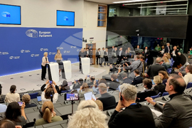 Франция - Страсбург - Урсула фон дер Лайен - Роберта Мецола