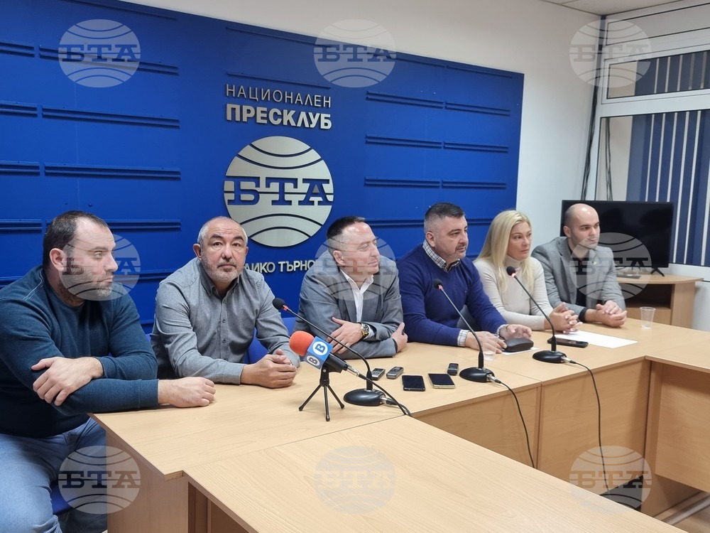Съветници от различни групи във Великотърновския общински съвет настояват за промени в Наредбата за спиране, престой и паркиране