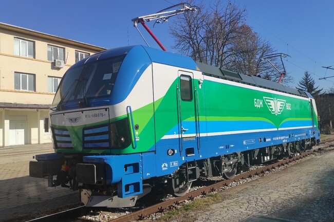 БДЖ пуска в движение чисто нов локомотив „Смартрон“