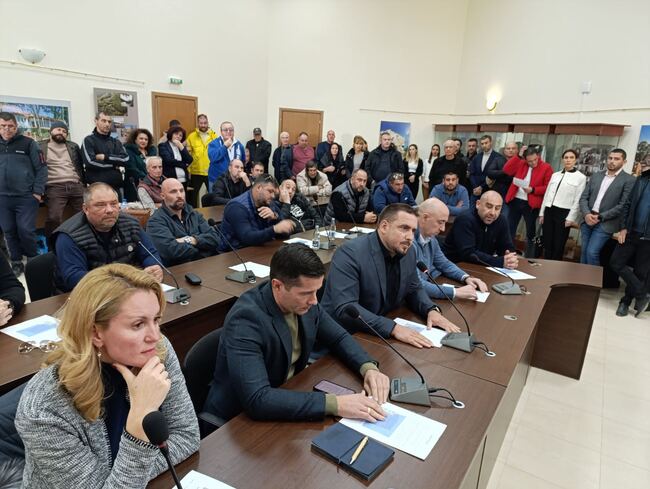 Общините Царево, Приморско и Созопол няма да подкрепят идеята на "Грийнпийс" за обявяване на морски резерват в района на Маслен нос