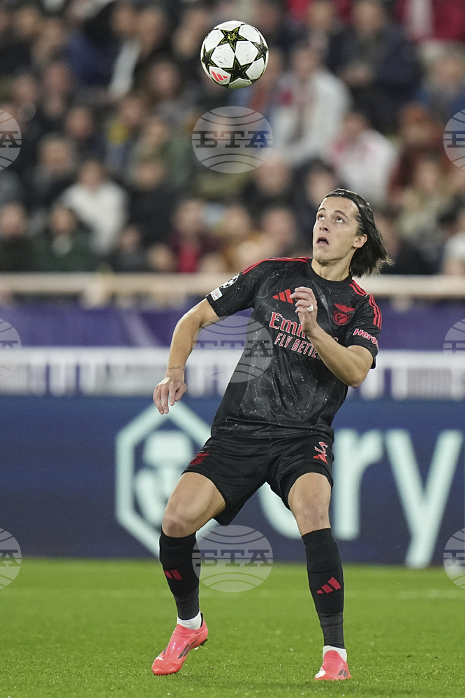 От Реал Мадрид са уверили футболиста на Бенфика Алваро Карерас, че ще го привлекат при всички положения